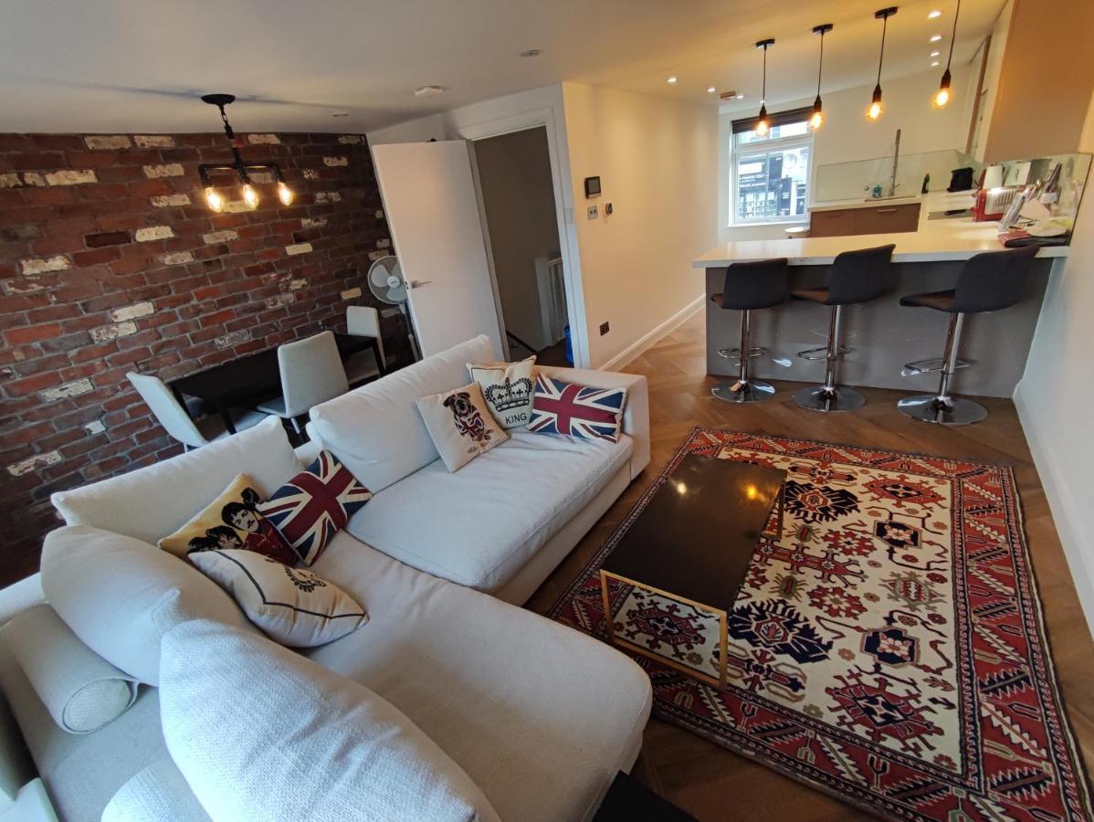 Modern 2 Bedroom Flat With Private Outdoor Terrace Londra Esterno foto