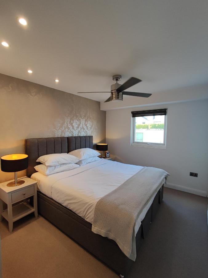 Modern 2 Bedroom Flat With Private Outdoor Terrace Londra Esterno foto