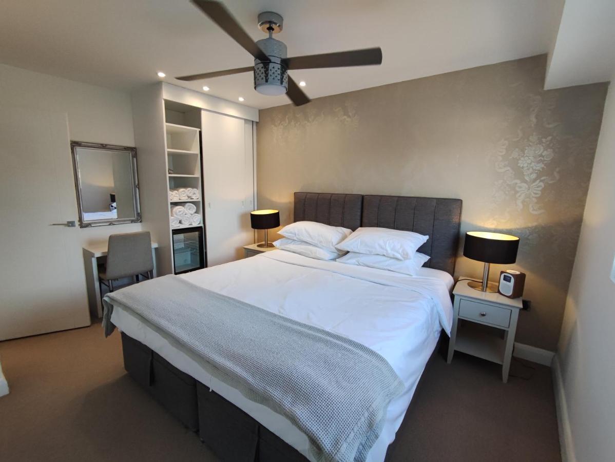 Modern 2 Bedroom Flat With Private Outdoor Terrace Londra Esterno foto