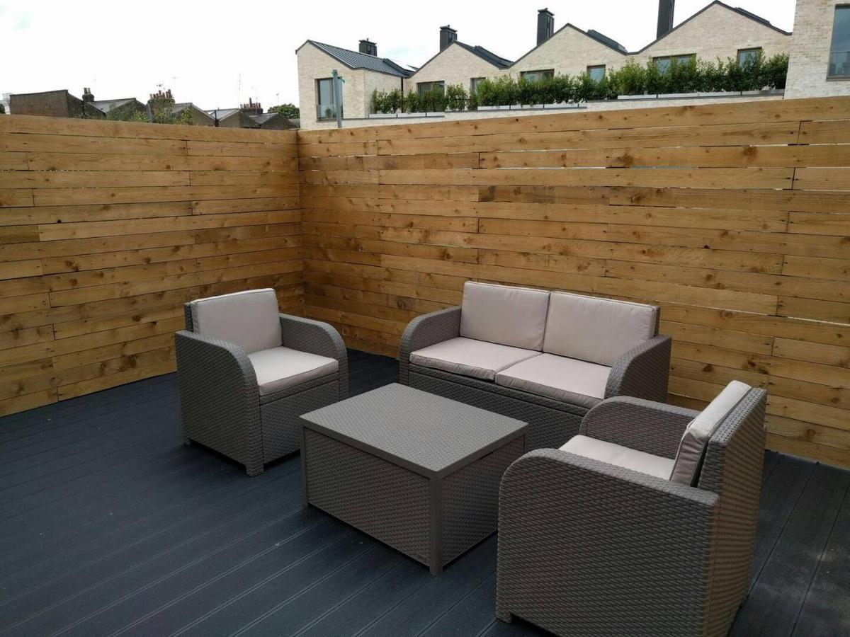 Modern 2 Bedroom Flat With Private Outdoor Terrace Londra Esterno foto