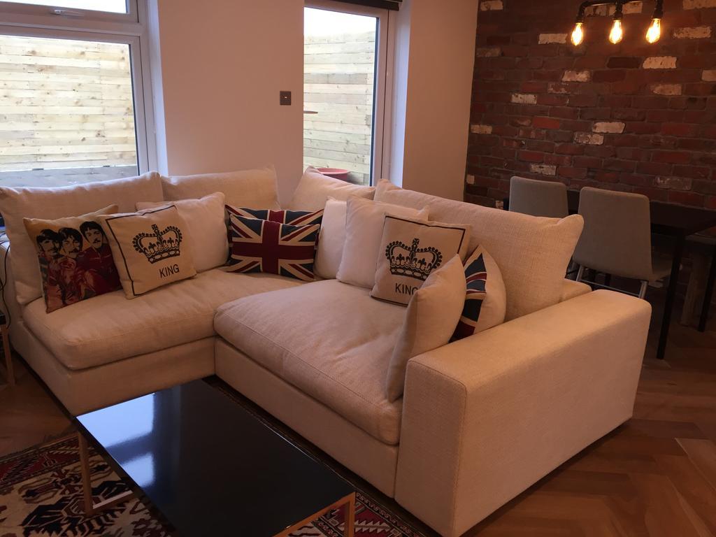 Modern 2 Bedroom Flat With Private Outdoor Terrace Londra Esterno foto